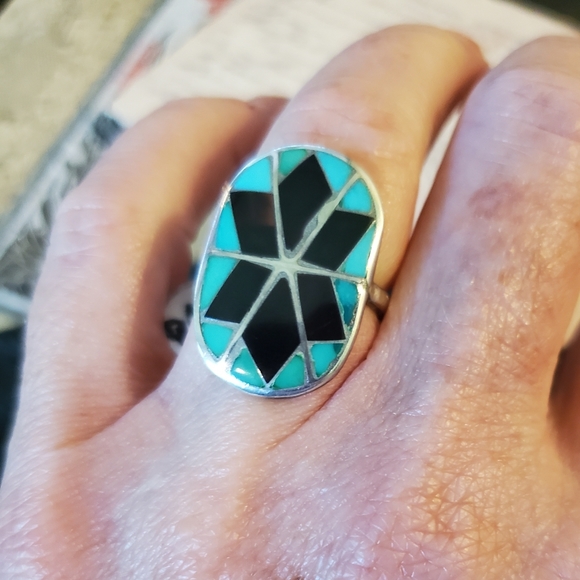 ❤SOLD❤Vintage 40's Zuni Inlay Turquoise/Jet Ring - Picture 2 of 4